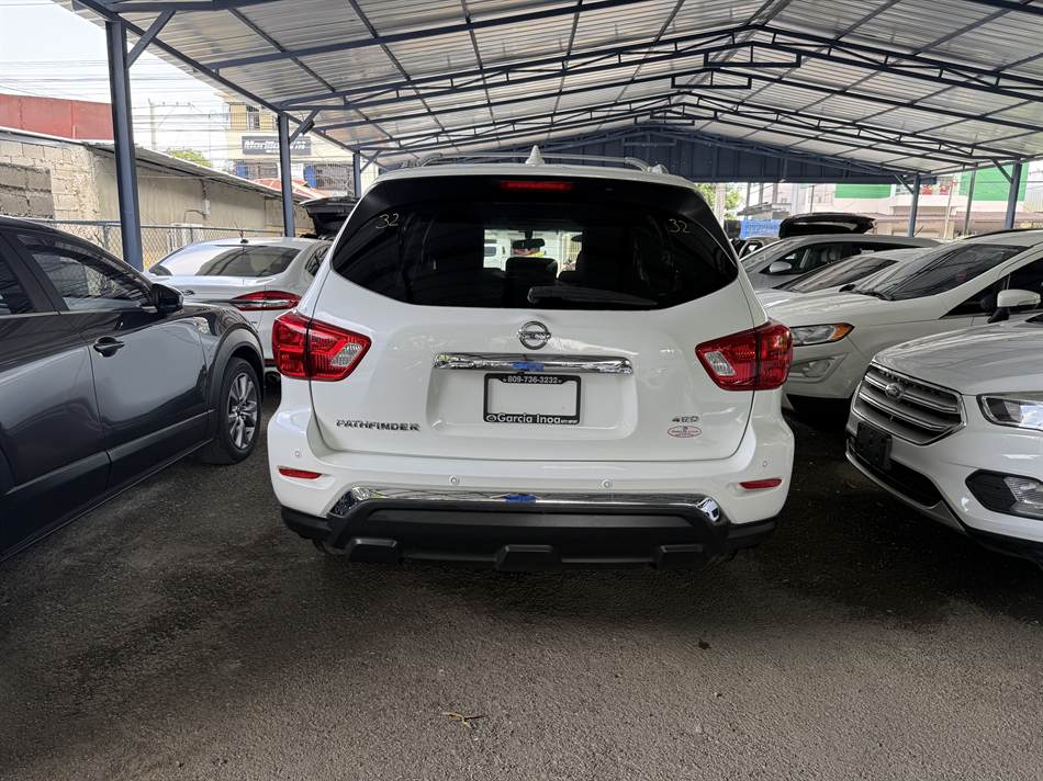 Nissan Pathfinder SV 2020