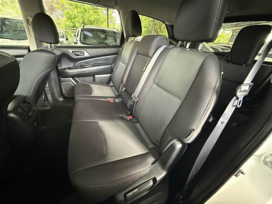 Nissan Pathfinder SV 2020