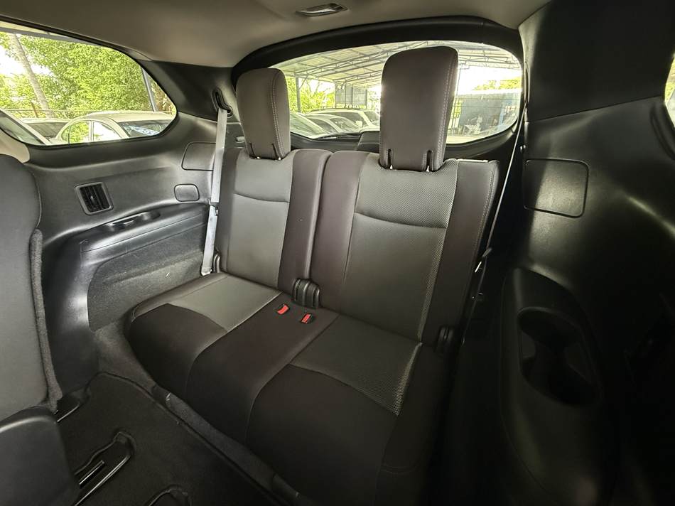 Nissan Pathfinder SV 2020