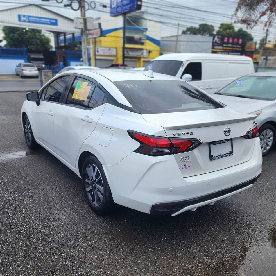 Nissan Versa SV 2020