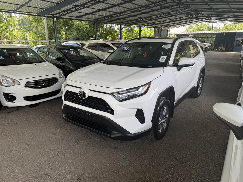 Toyota RAV4 XLE 2023