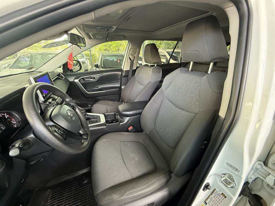 Toyota RAV4 XLE 2023