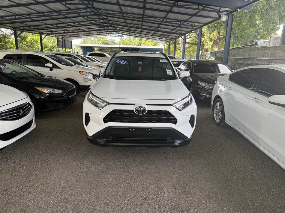 Toyota RAV4 XLE 2023